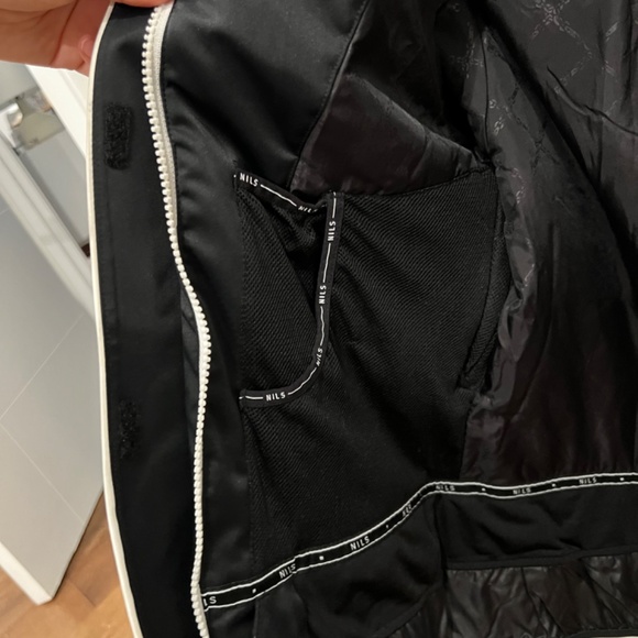 NILS ski or snowboard jacket size 4 - Picture 4 of 5